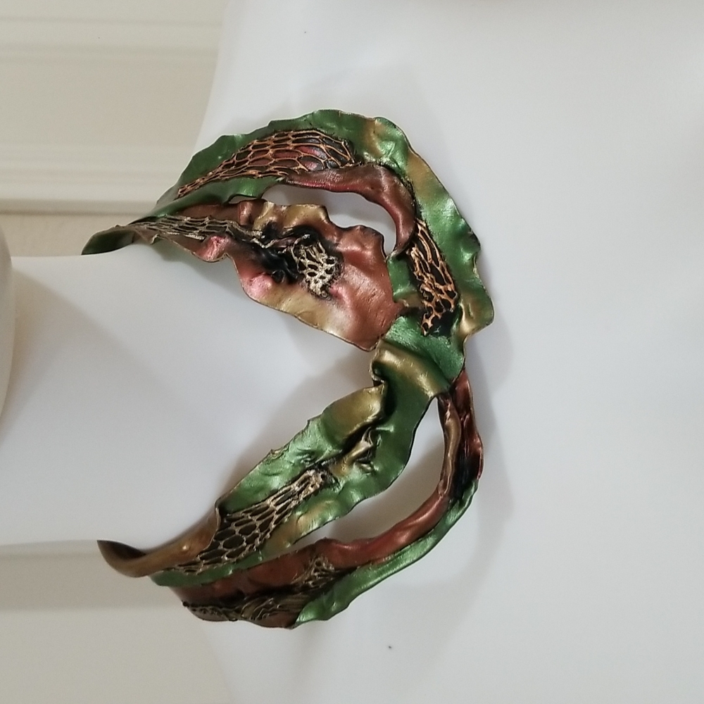 Stunning Runway Abstract Collar Necklace